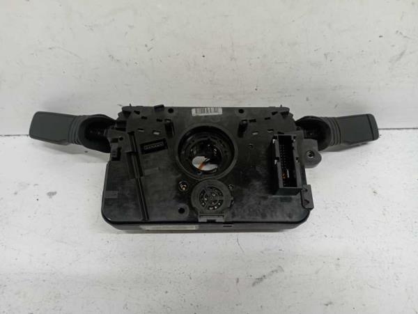 COMMODO OPEL ASTRA H - Vue 3